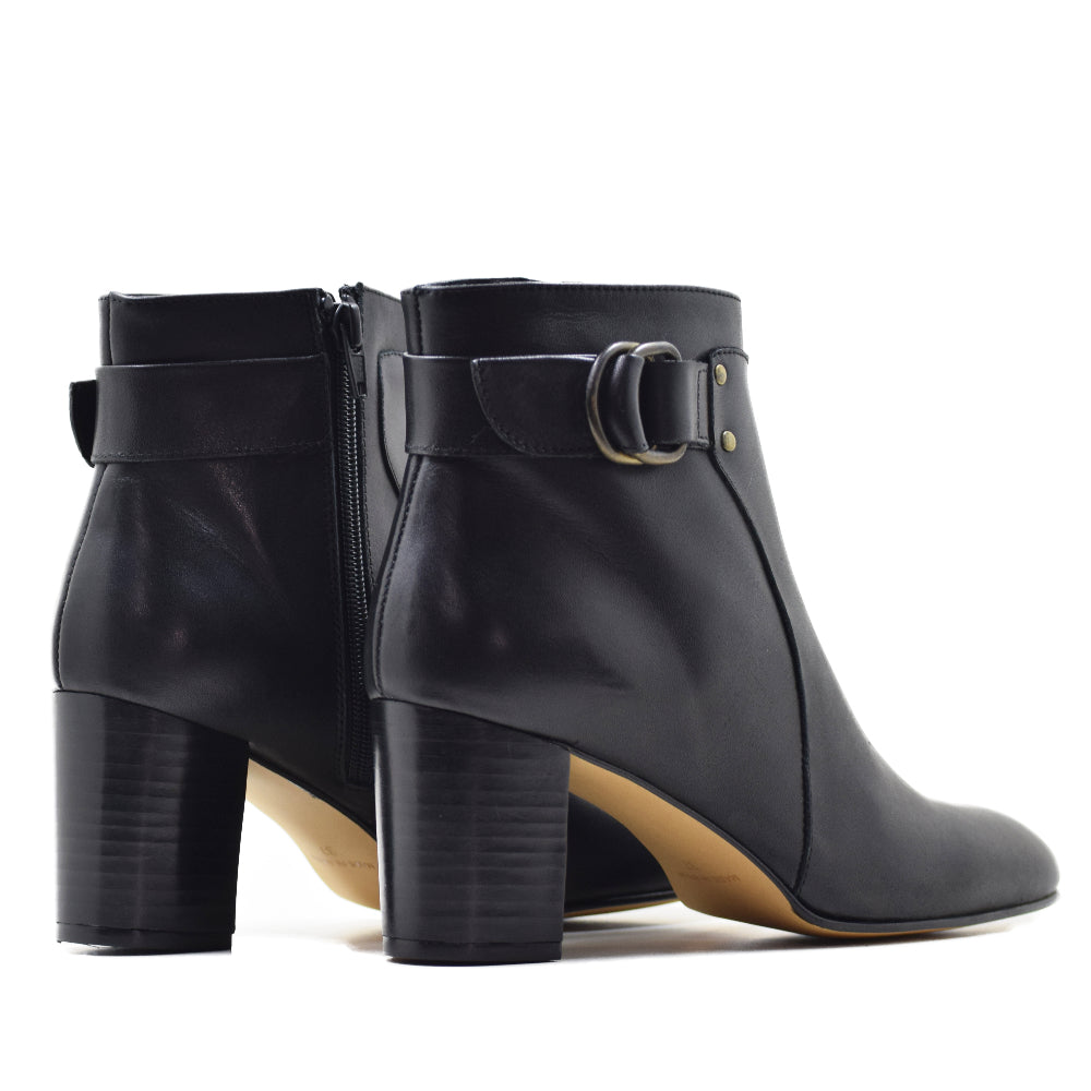 BOTIN CA-617 EN PIEL COY NEGRO