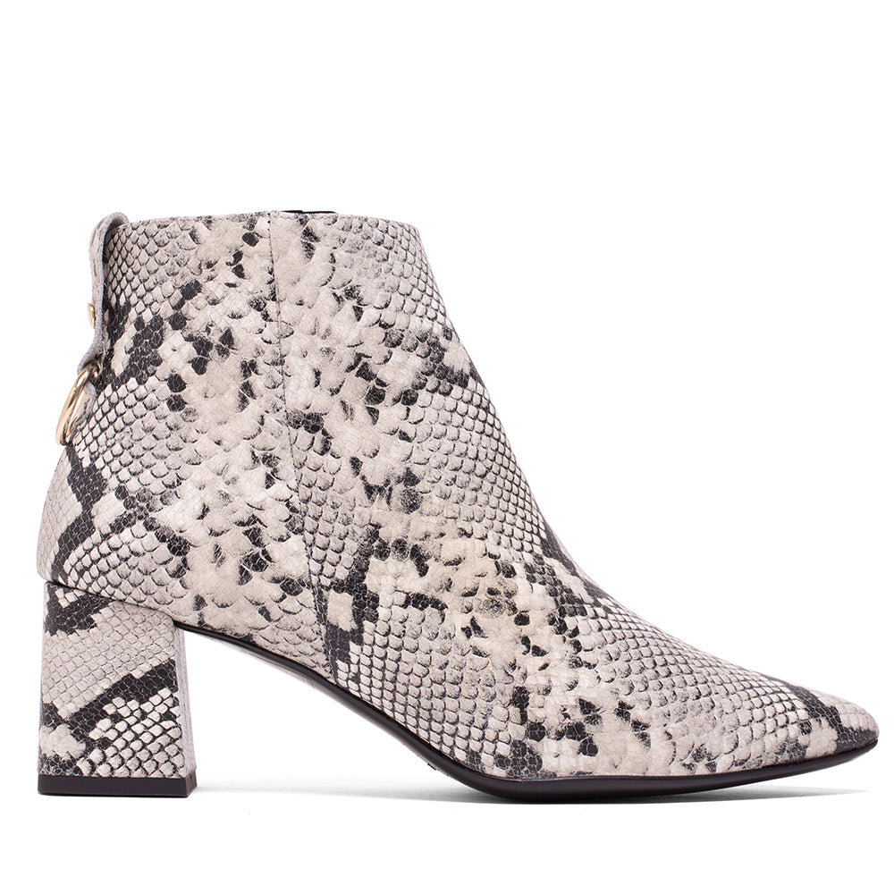 BOTIN ALANA SERPIENTE BLANCA/NEGRA