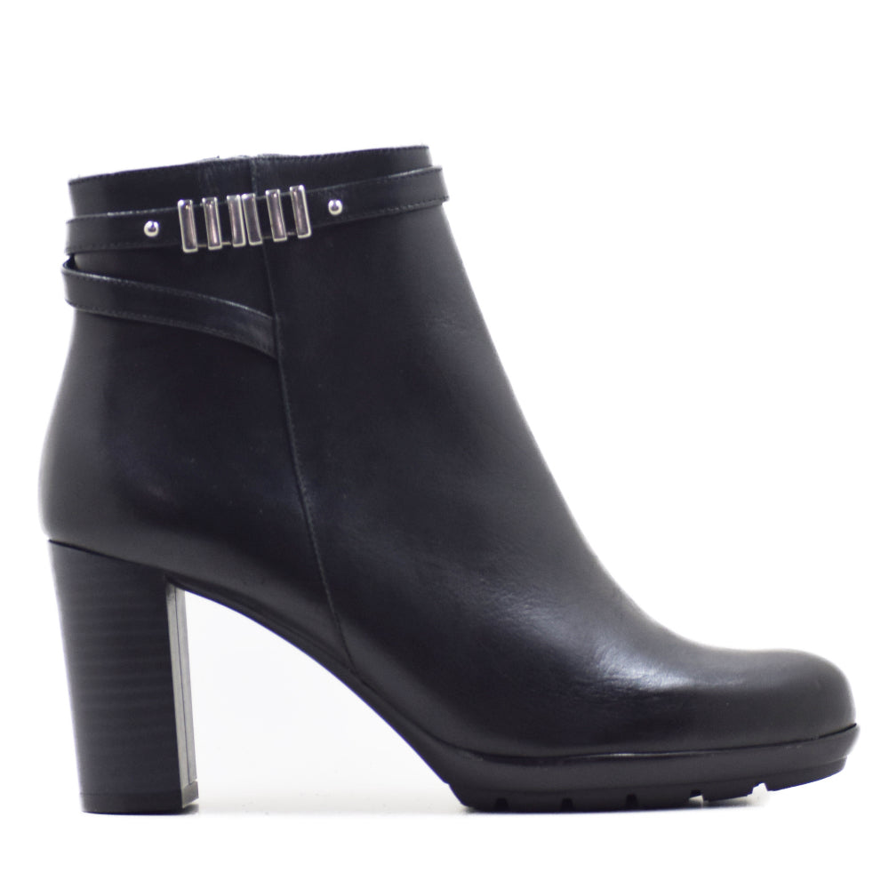 CA-1880 BOOT IN BLACK KRUST LEATHER