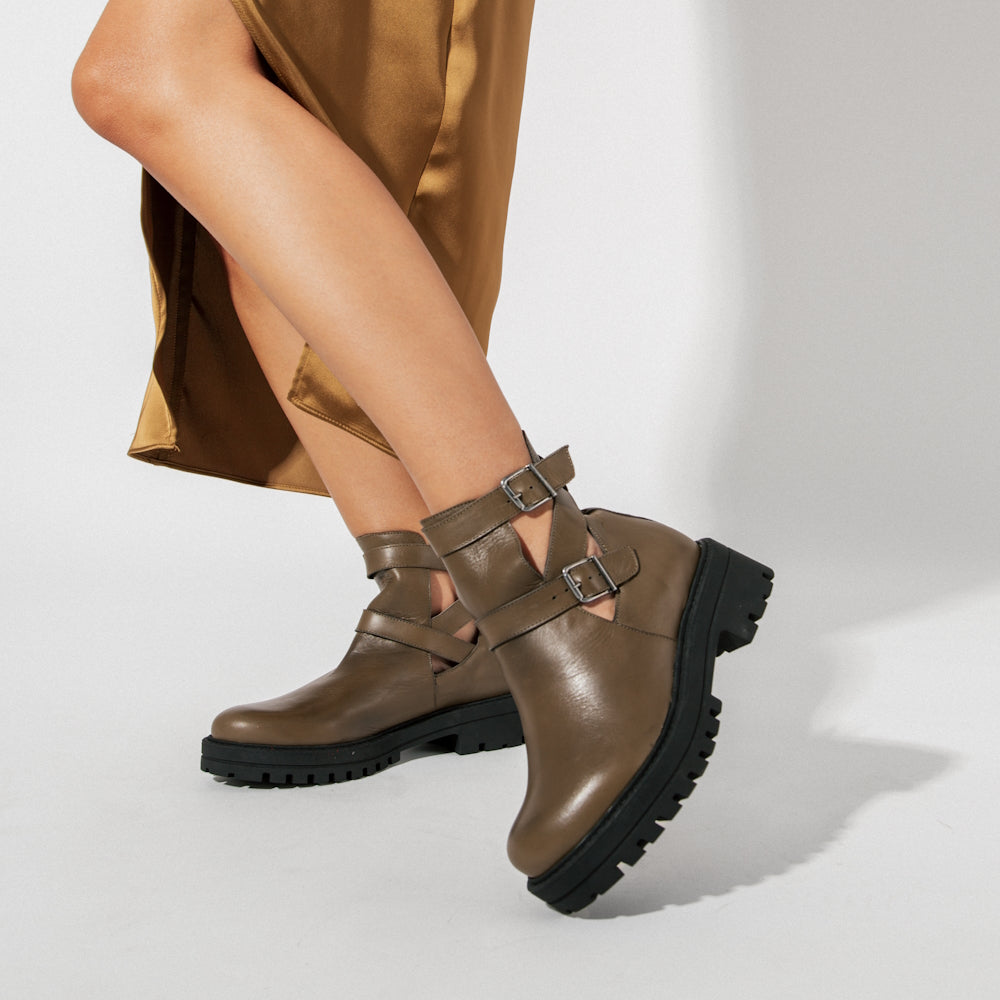 BOTIN CA-1896 EN PIEL KRUST KAKI